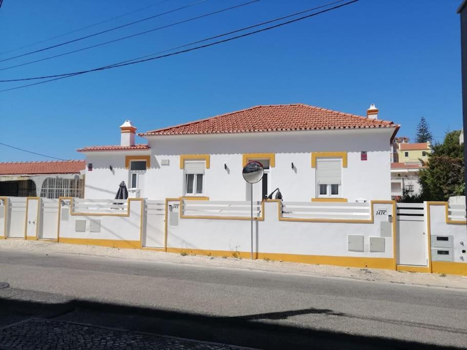 Casa Da Praia Da Poca - Apartamento Iris Estoril Esterno foto
